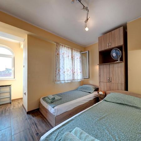 Funny-Gunny Room To The Sea Garden Burgas Exteriör bild